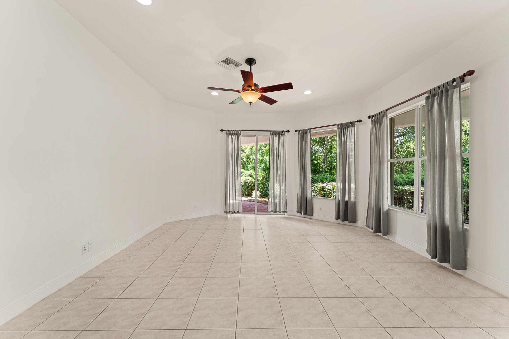 PALM COVE GOLF & YACHT CLUB - Residential