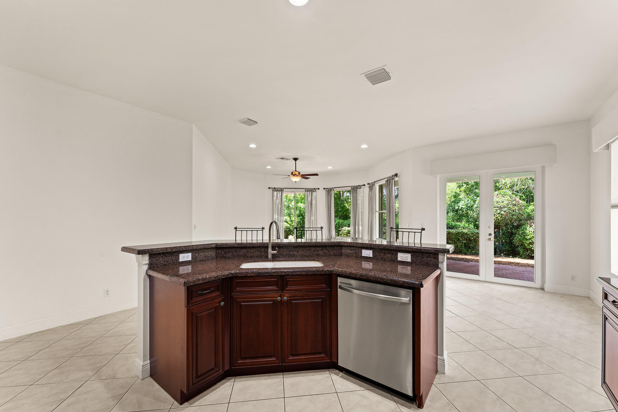 PALM COVE GOLF & YACHT CLUB - Residential