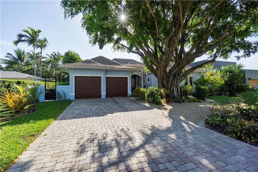 Photo of 331 NE 8th Ave, Delray Beach, FL 33483 (MLS # F10278311)