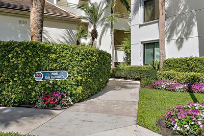 827 Oak Harbour Drive 827