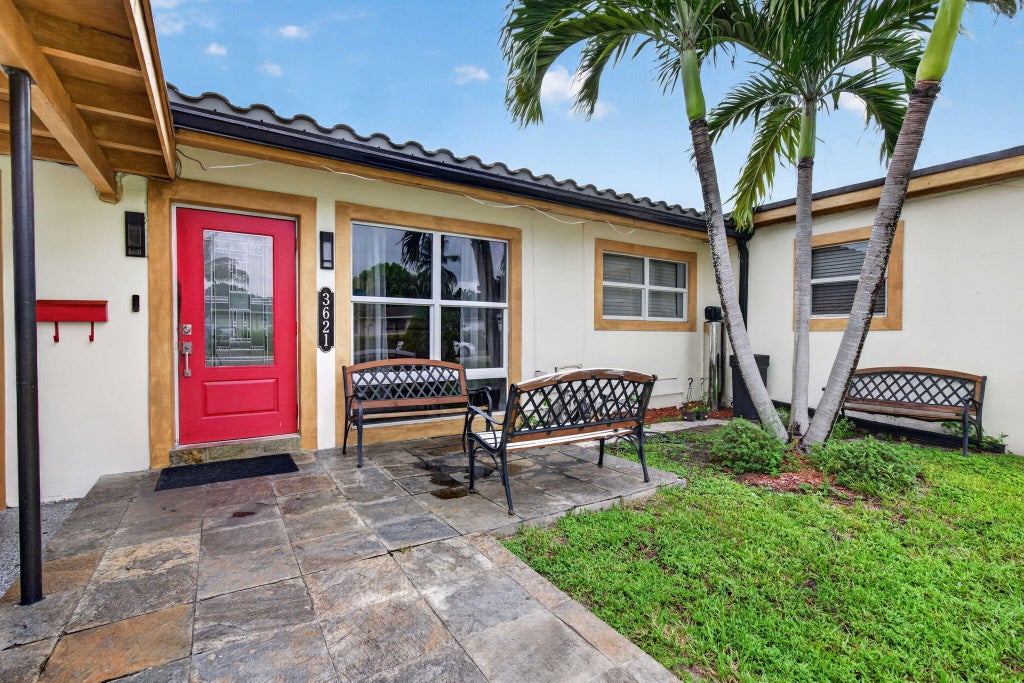Photo of 3621 SW 23RD Street, Fort Lauderdale, FL 33312 (MLS # B26091364)