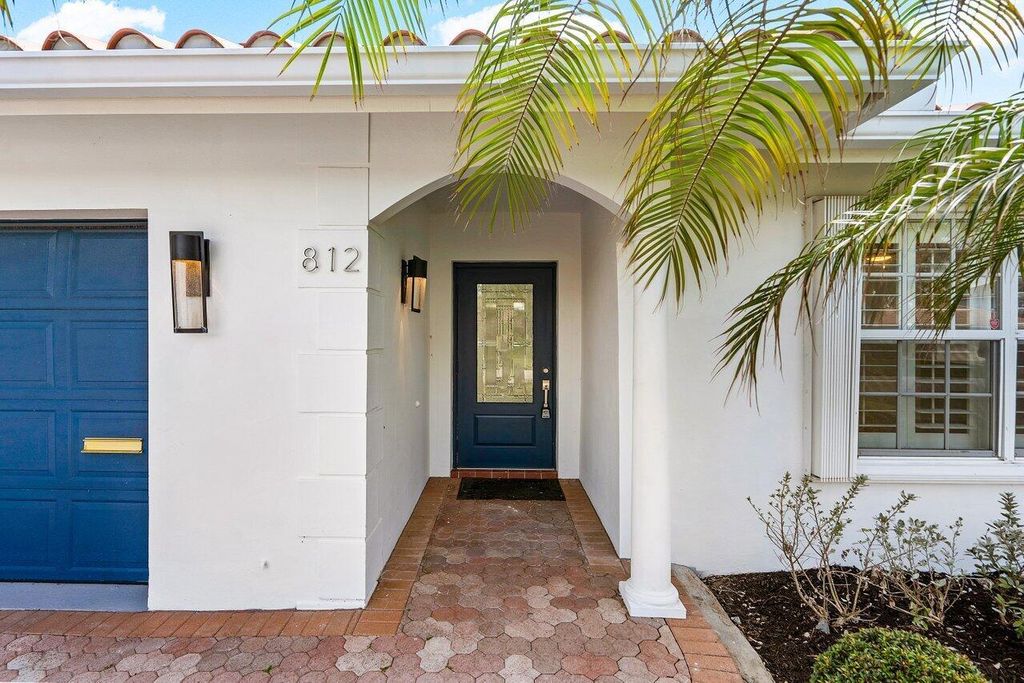 Photo of 812 Cordova Drive, Boca Raton, FL 33432 (MLS # R10966128)