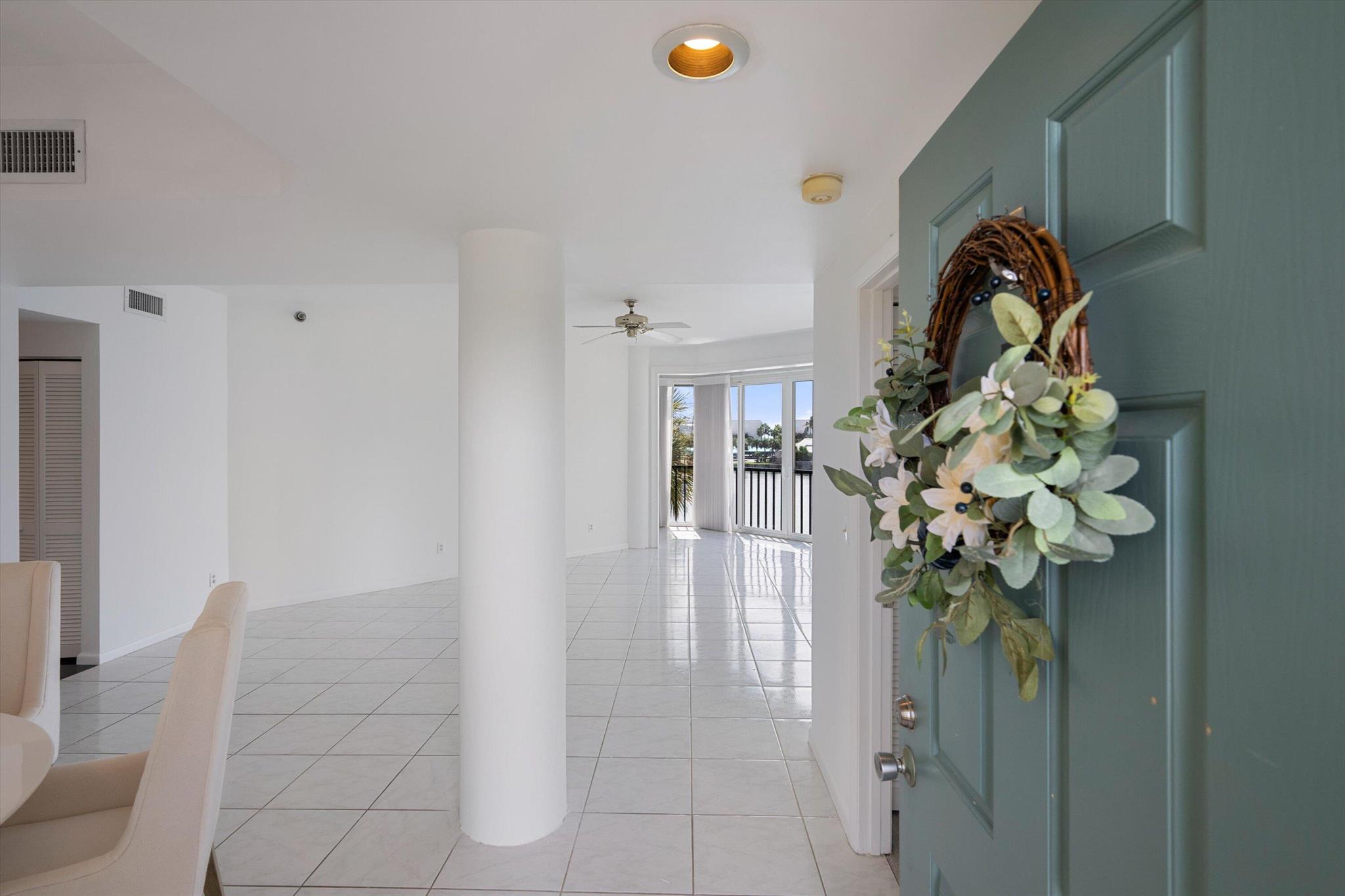 221 NE Plantation Road 303