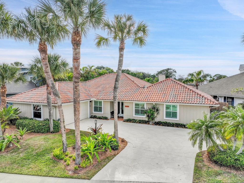 Photo of 12907 N Normandy Way, Palm Beach Gardens, FL 33410 (MLS # R11055662)