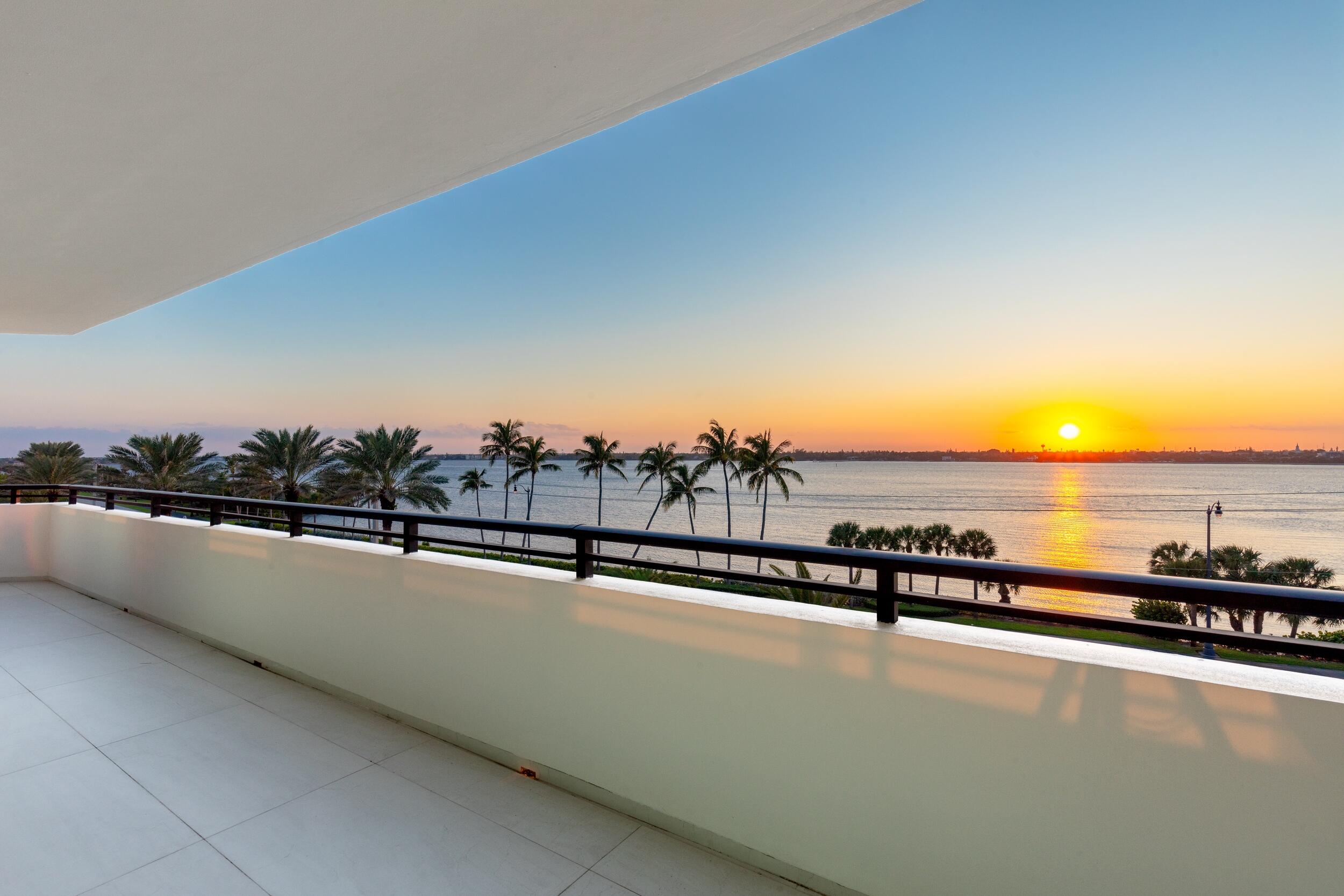 Palm Beach Hampton - Residential