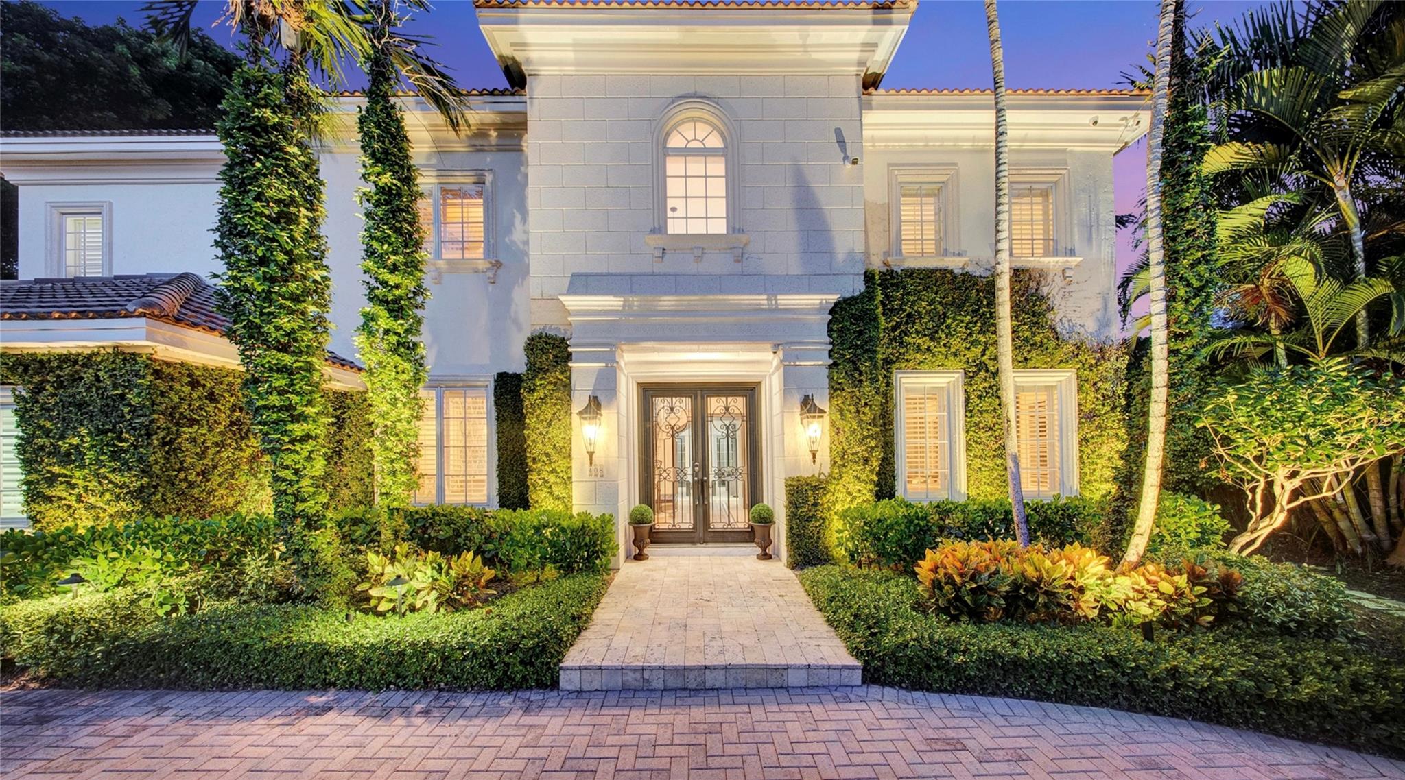 BARCELONA ISLE - Residential