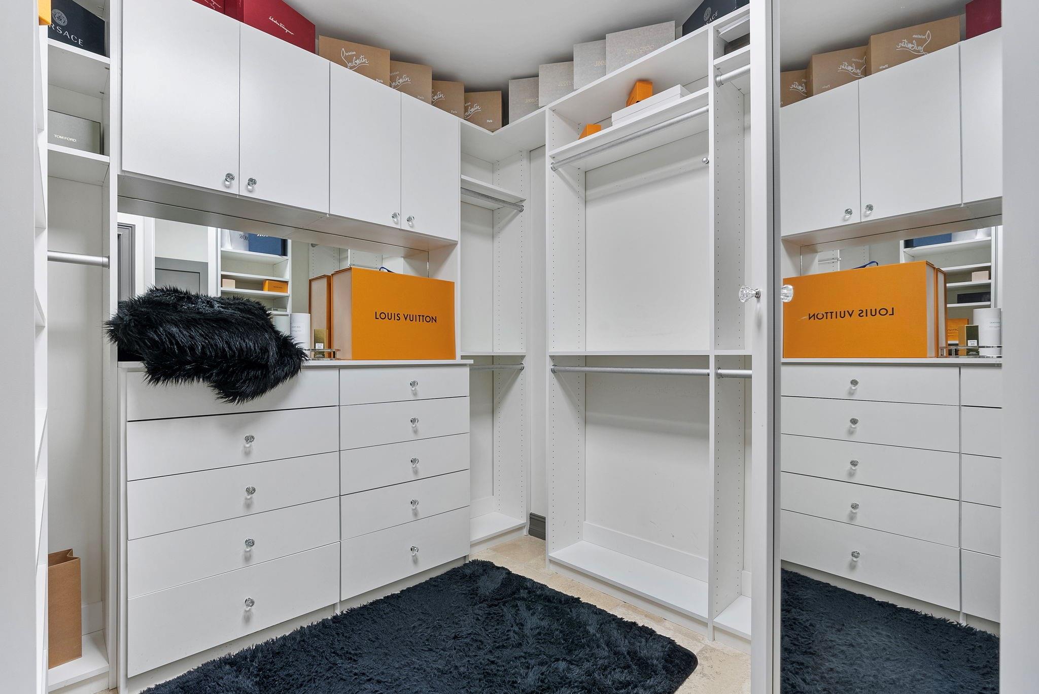 BARCELONA ISLE - Residential