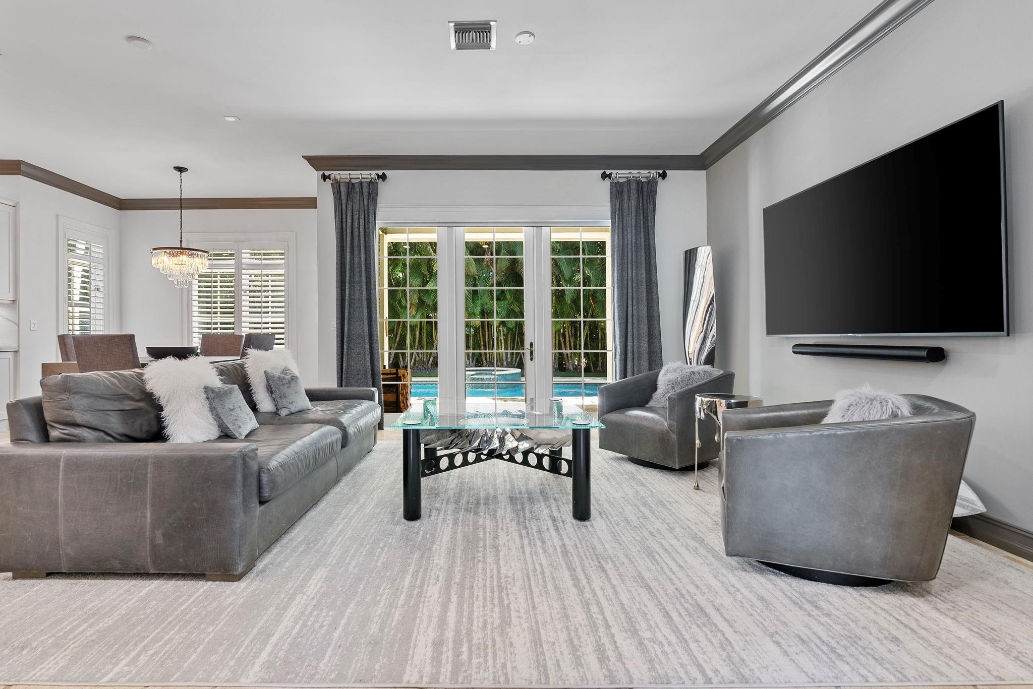 BARCELONA ISLE - Residential