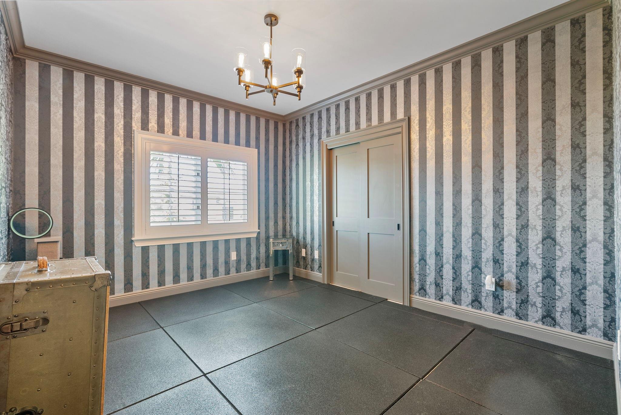 BARCELONA ISLE - Residential