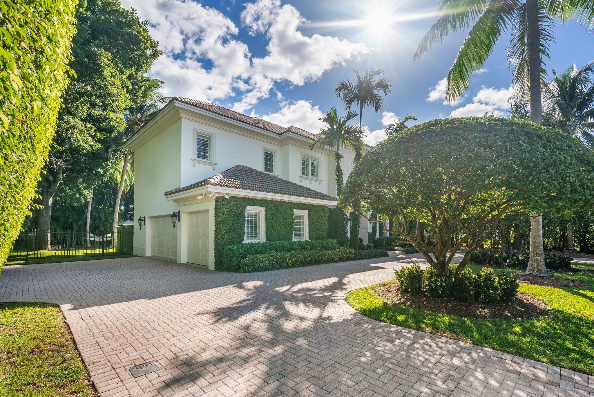 BARCELONA ISLE - Residential