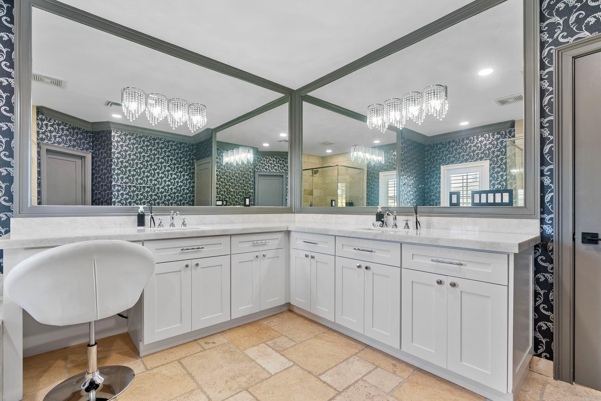 BARCELONA ISLE - Residential