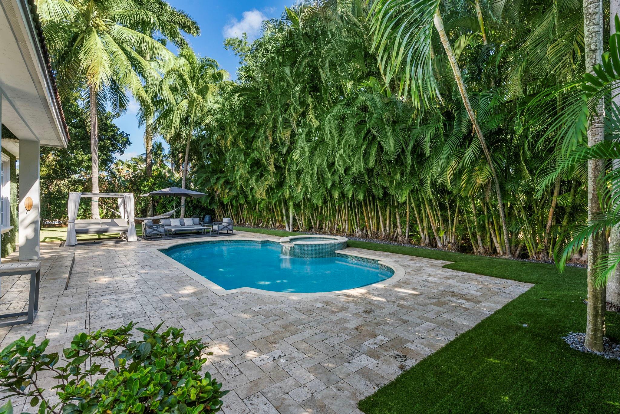 BARCELONA ISLE - Residential