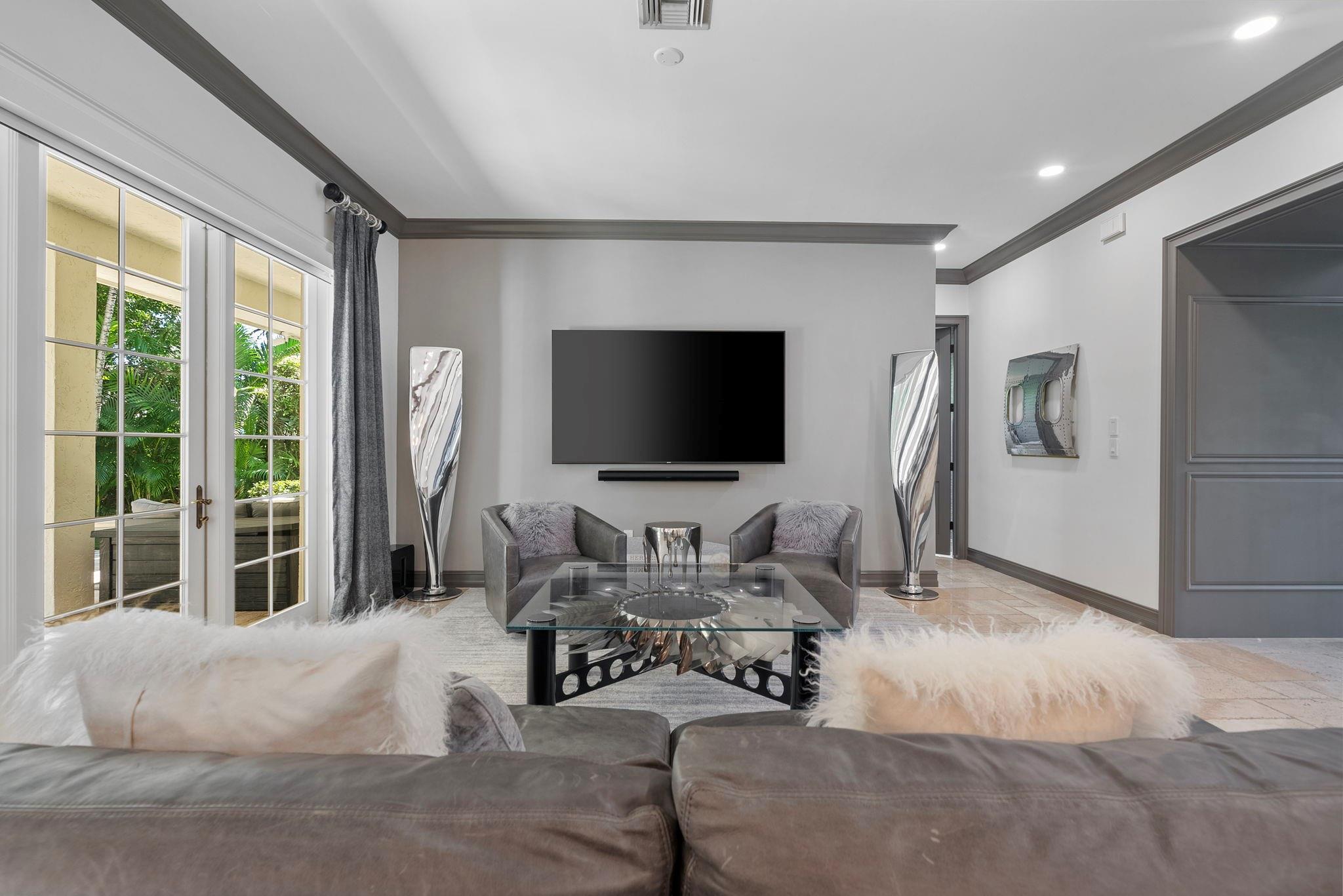 BARCELONA ISLE - Residential