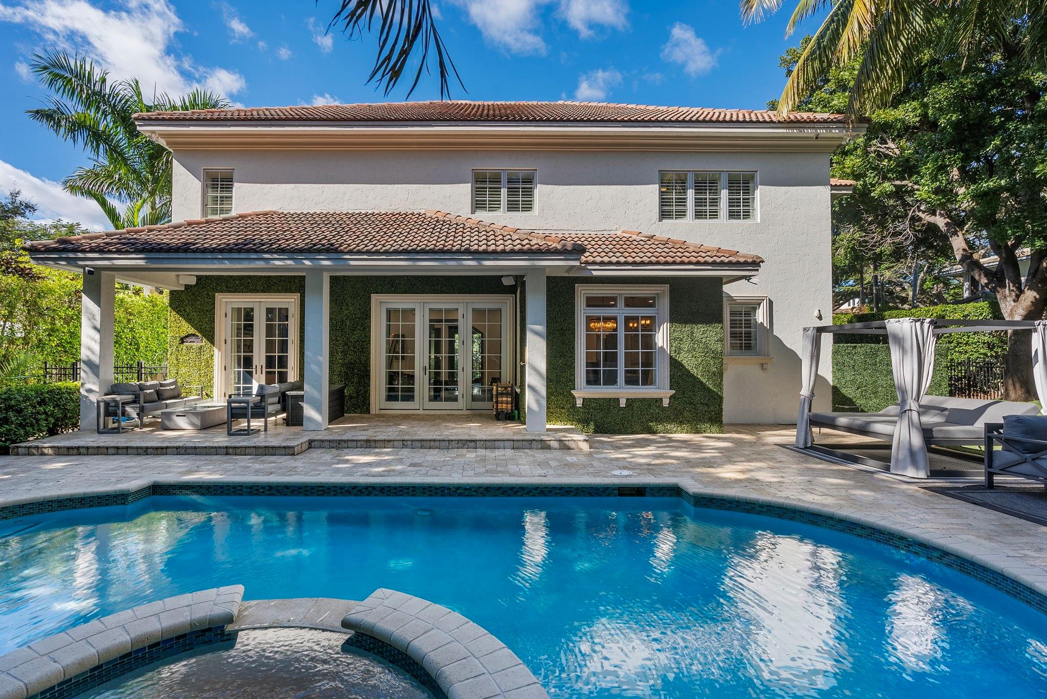 BARCELONA ISLE - Residential