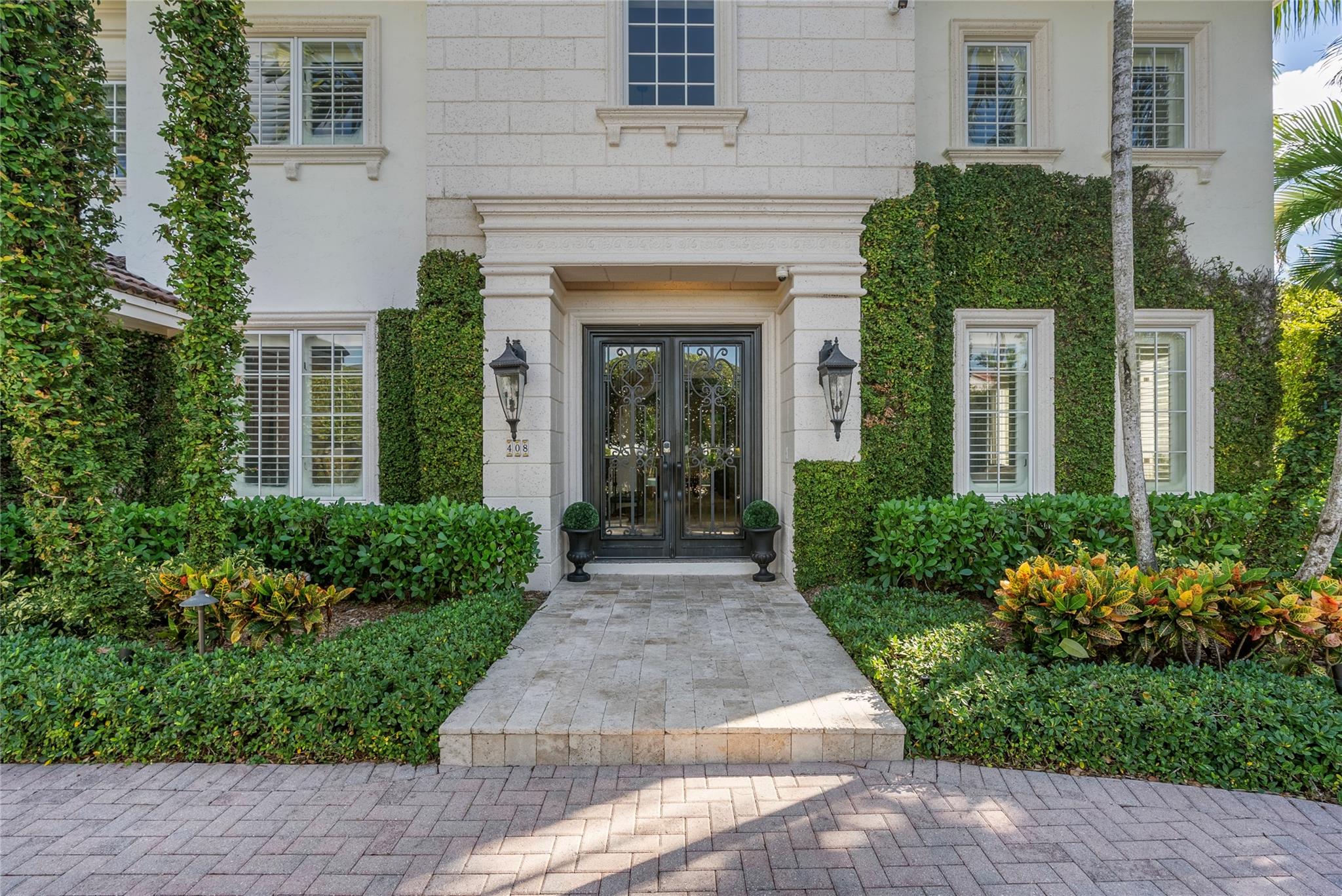 BARCELONA ISLE - Residential