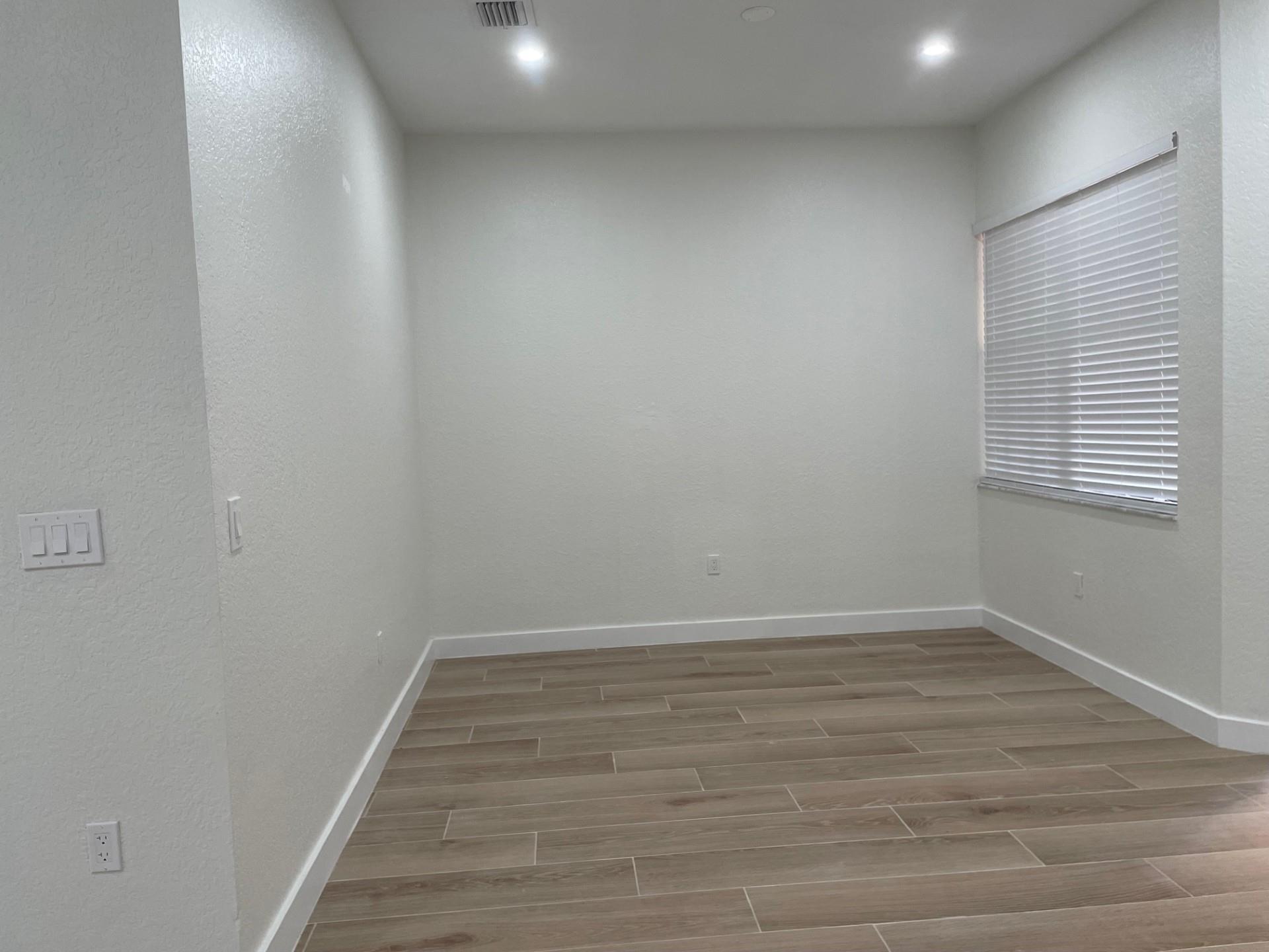 Silver Falls Pod B 173-18 - Residential Lease