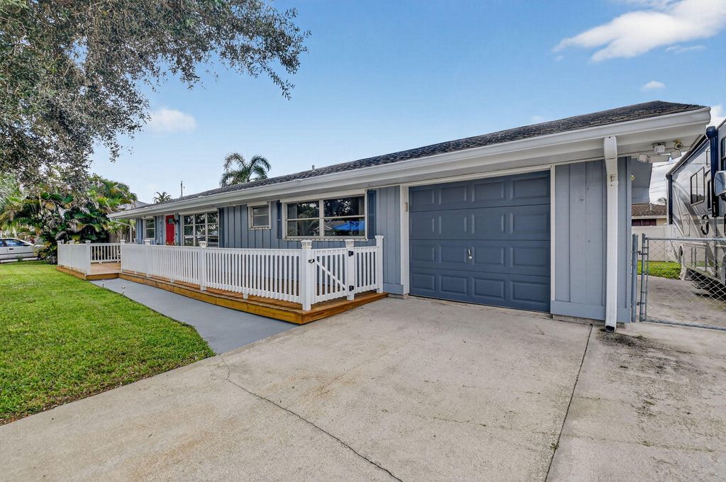 Photo of 9180 Fountain Road, Lake Worth, FL 33467 (MLS # R11127294)