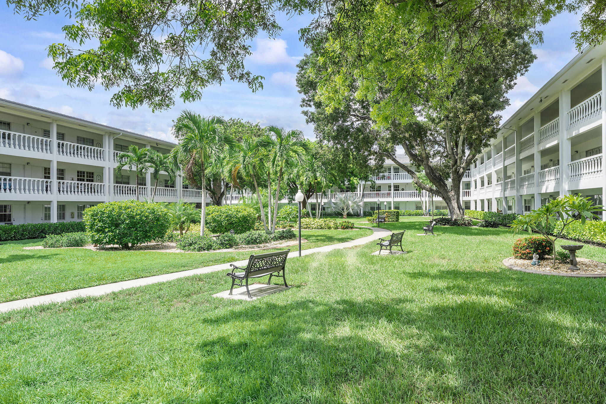 5208 NE 24TH Terrace F124