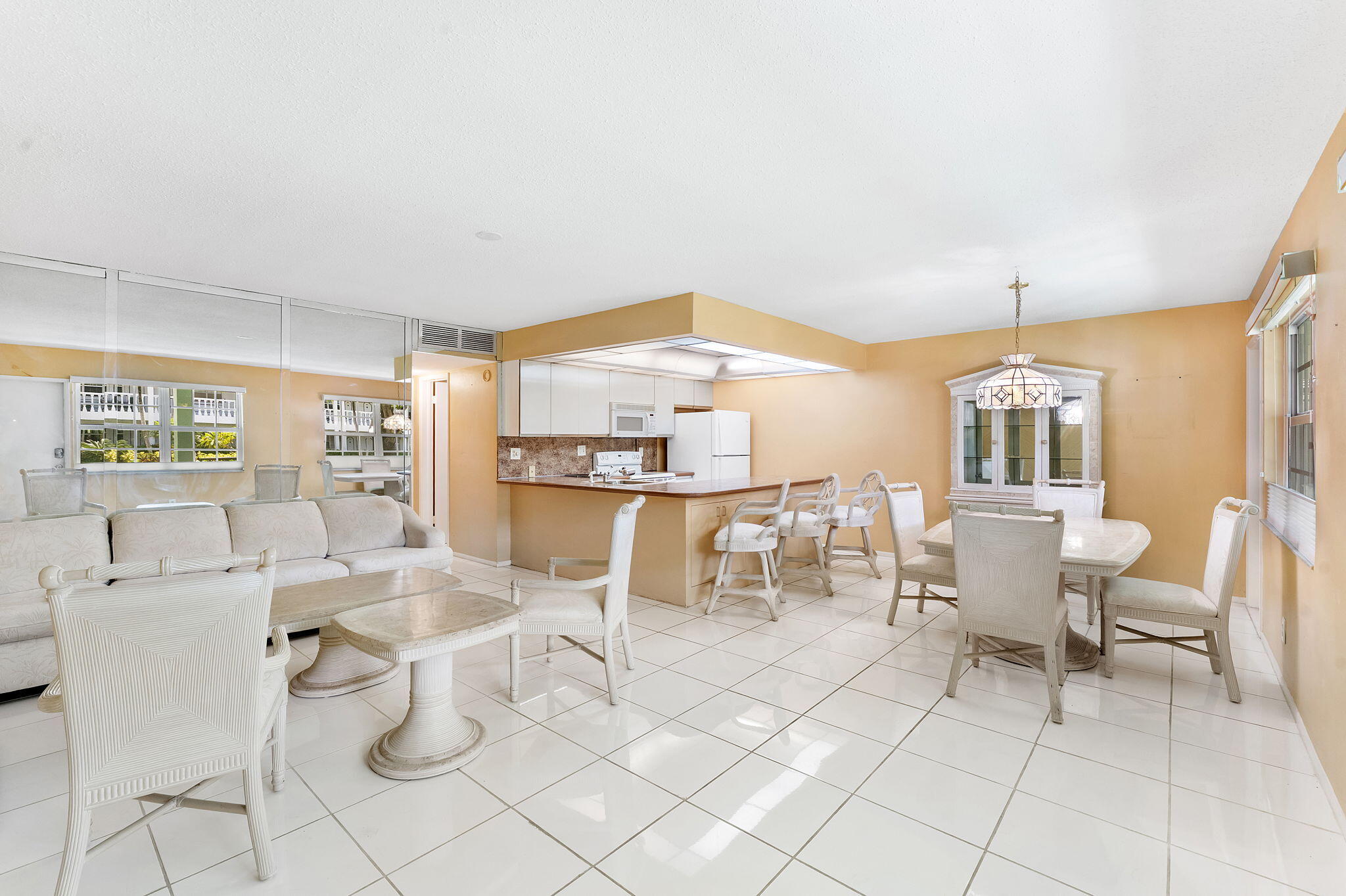 5208 NE 24TH Terrace F124