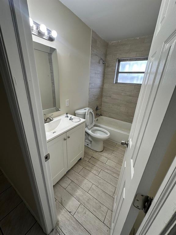 1350 E Sample Rd 101