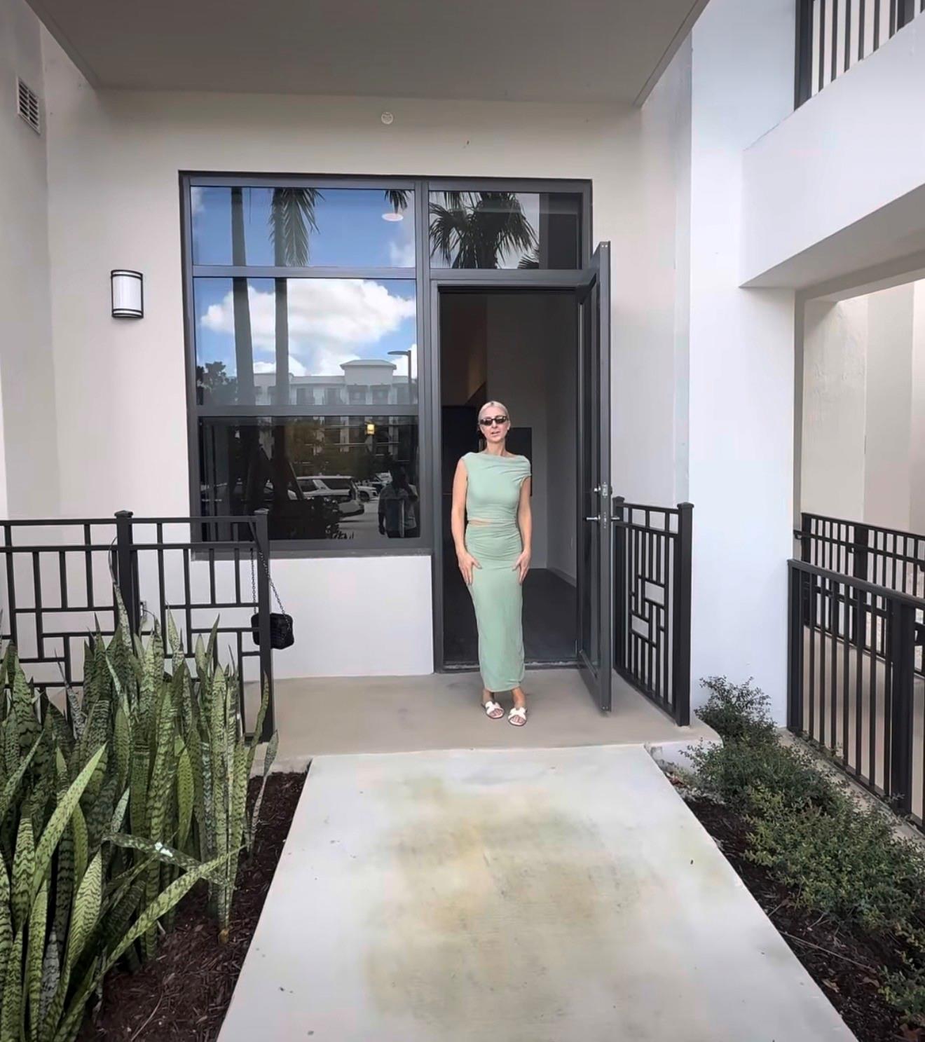 ILLUMINATE YOUR LIFE BRAND NEW APARTMENTS IN PLANTATION, FLORIDA.
Discover urban luxury at the center of the city with Shalimar at Plantation. We present a range of living options, , one-bedroom, two-bedroom and three-bedroom apartment homes. Our apartments in Plantation, Florida, blend comfort, quality, and design into a fantastic new place to reside.
Currently offering 6 weeks off, on a 14-month lease term, given upfront first full 2 months. Prices, specials and availability are subject to change, contact beforehand. Multiple floor plans available. Days on Market accrued is not specific to this current plan listed. Mention The Coloney Group.