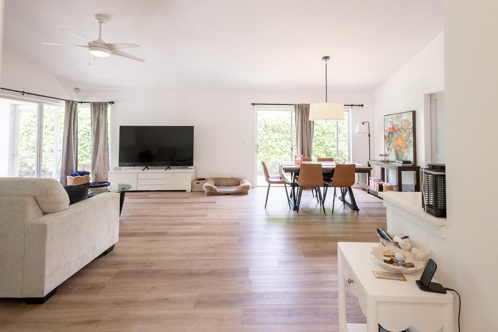 Photo of 73 ADMIRALS Court, Palm Beach Gardens, FL 33418 (MLS # B26075278)