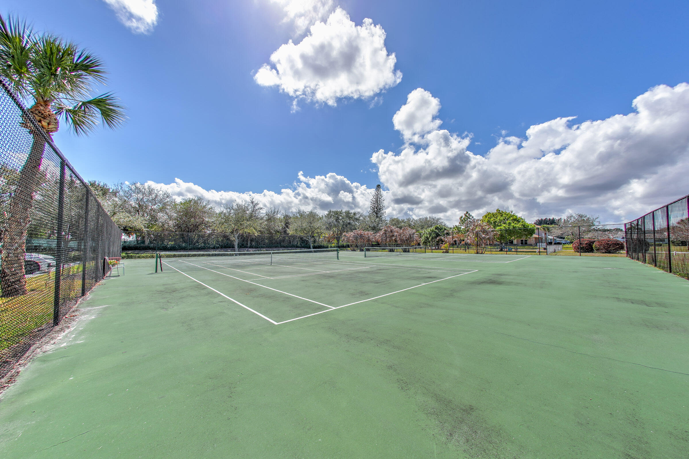 THE LAKES AT THE SAVANNAHS CONDOMINIUM - Residential Lease