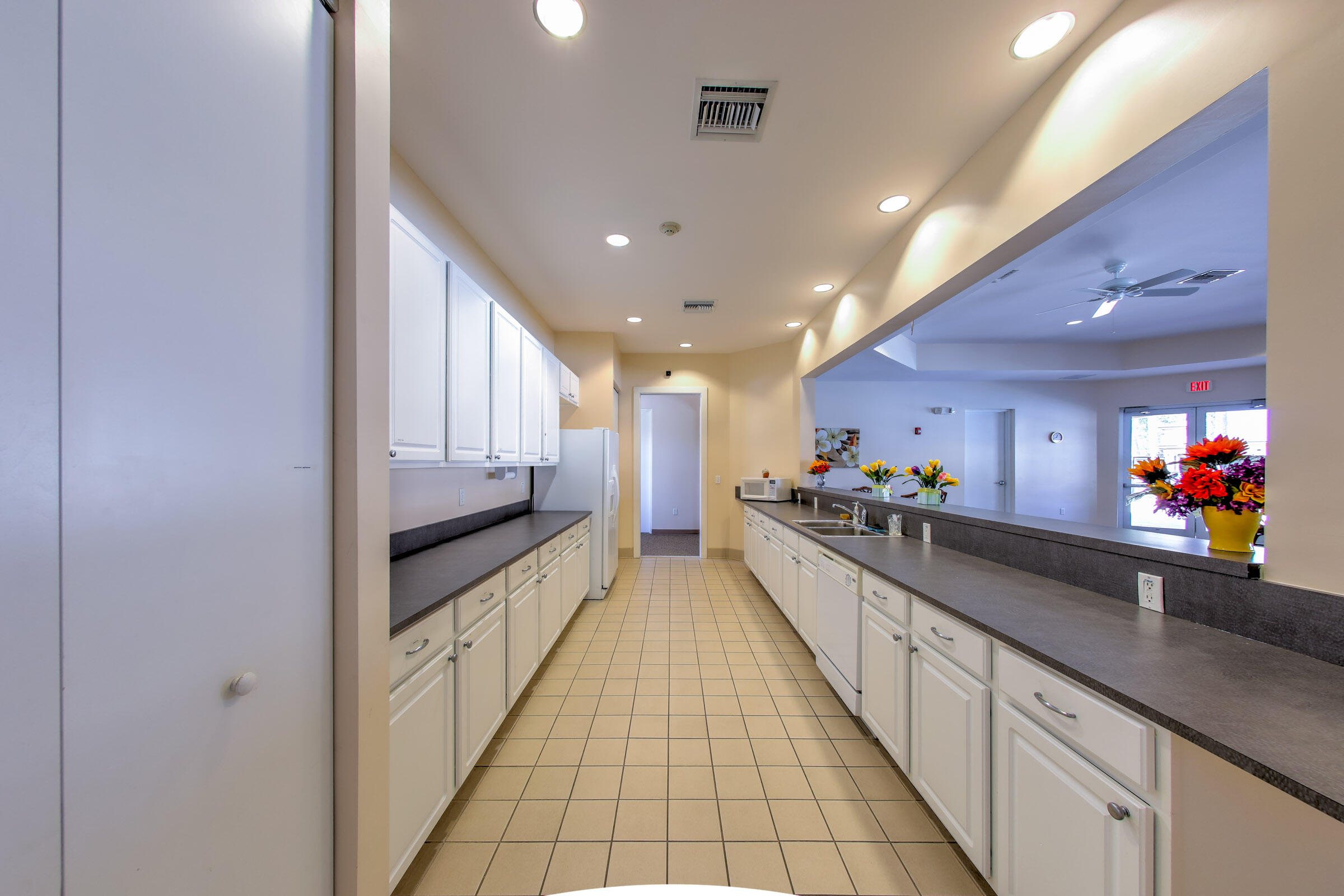 THE LAKES AT THE SAVANNAHS CONDOMINIUM - Residential Lease