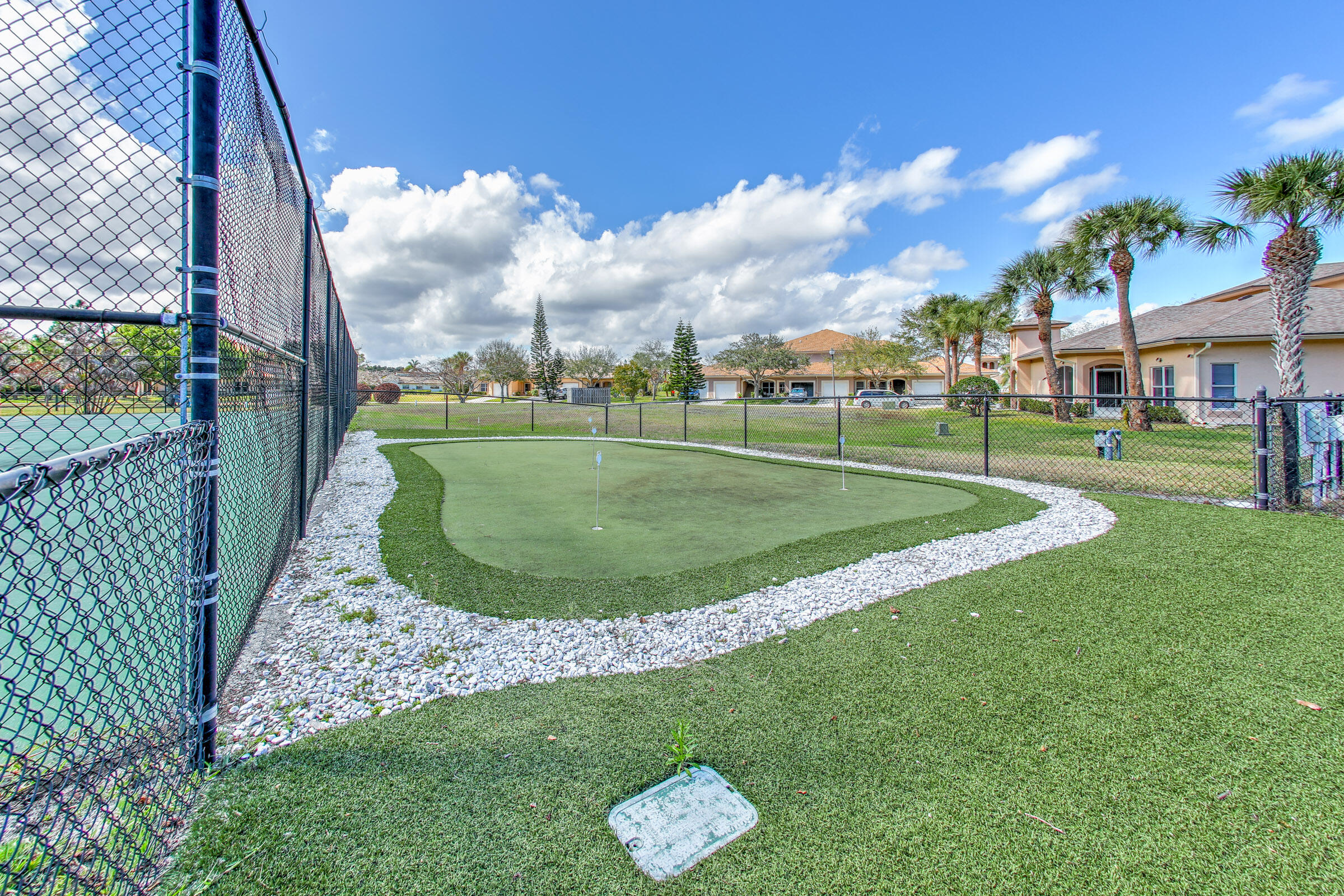 THE LAKES AT THE SAVANNAHS CONDOMINIUM - Residential Lease