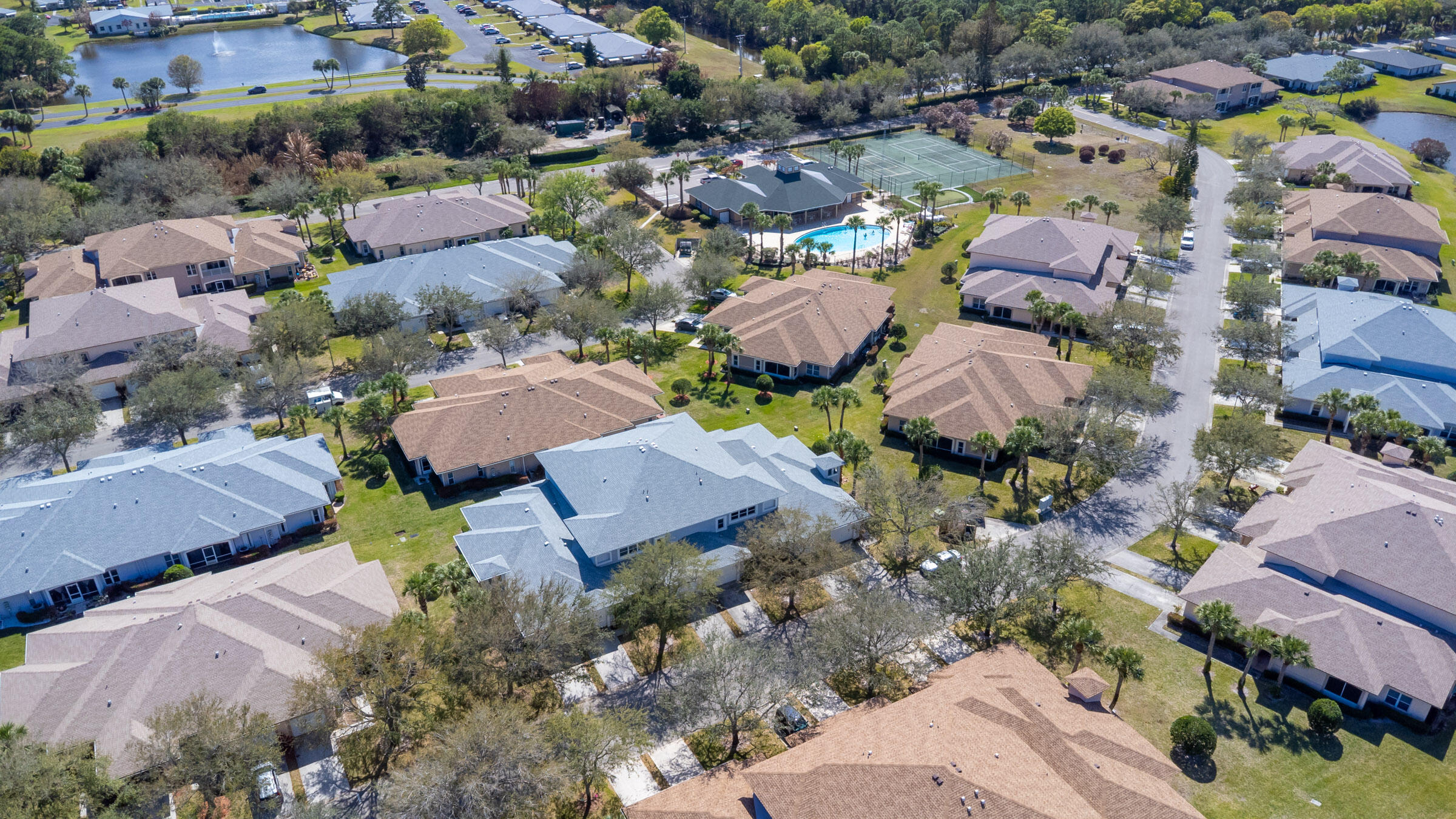 THE LAKES AT THE SAVANNAHS CONDOMINIUM - Residential Lease