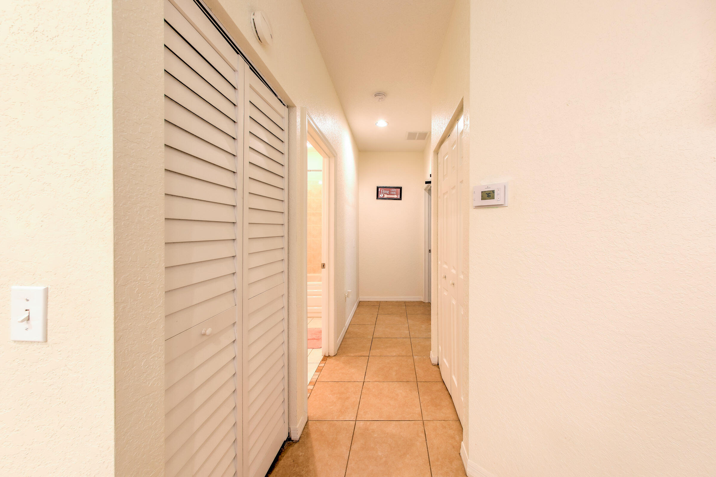 THE LAKES AT THE SAVANNAHS CONDOMINIUM - Residential Lease