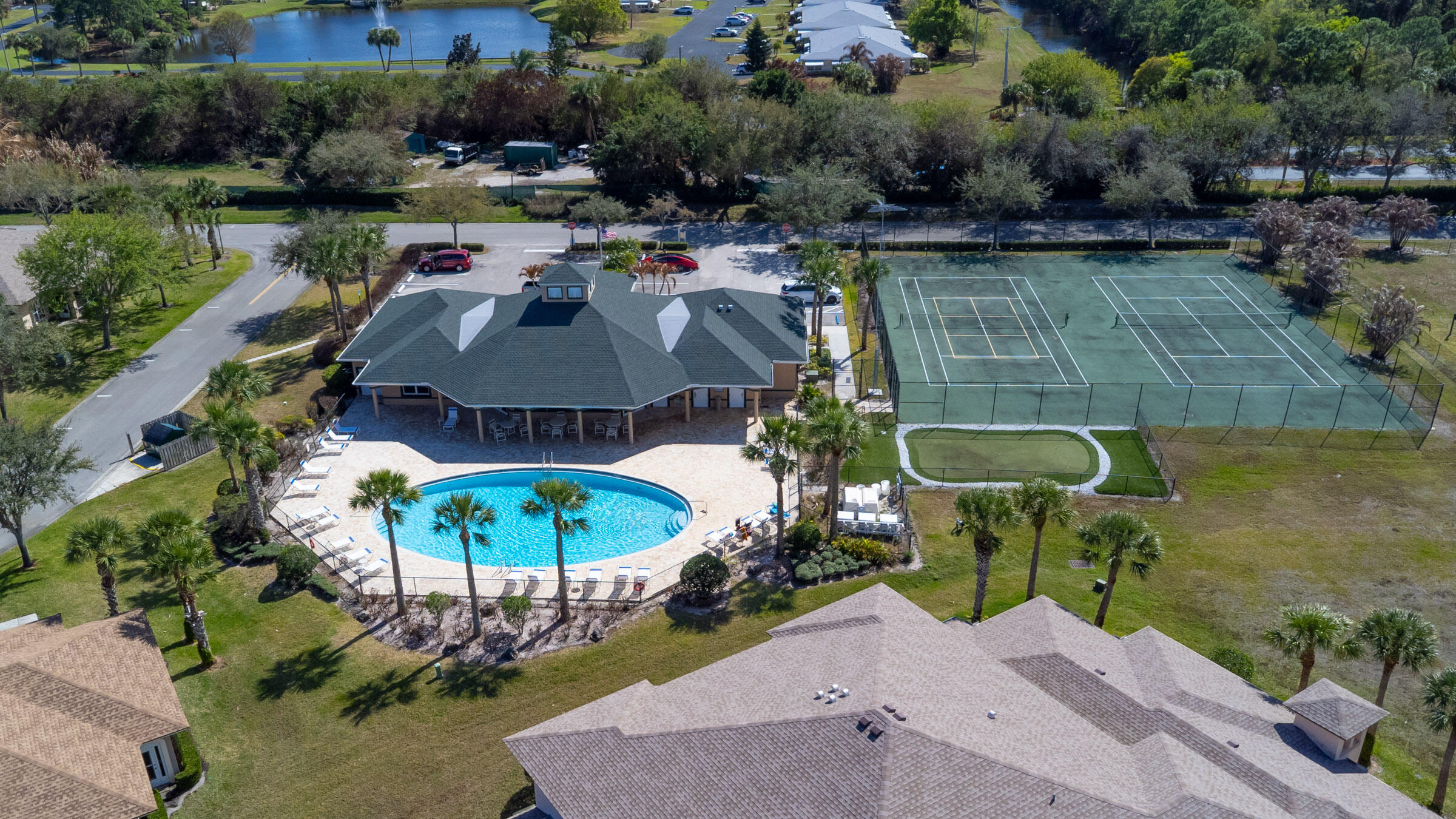 THE LAKES AT THE SAVANNAHS CONDOMINIUM - Residential Lease