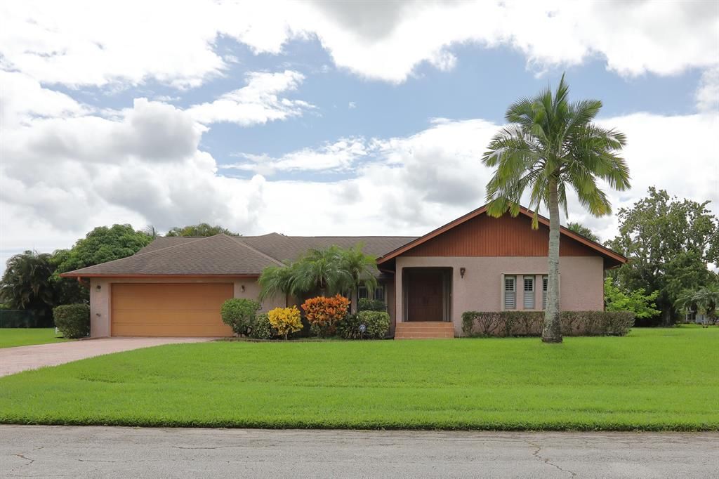 Photo of 2943 SE Aba Street, Port Saint Lucie, FL 34952 (MLS # R10736654)