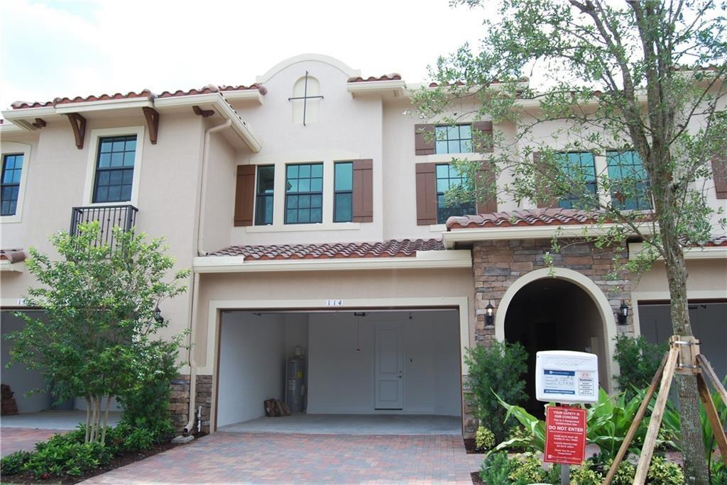 IMPECCABLE TOWNHOUSE IN PLANTATION! 3 BED 2 1/2 BATH AT THE GATED COMMUNITY OF THE COVE AT
LAGO MAR, TILE FLOOR IN THE LIVING AREA AND VINYL IN THE BEDROOMS. GOURMET KITCHEN, GRANITE
COUNTER TOPS, WOOD CABINETS, WALK-IN PANTRY, SPLIT BEDROOM PLAN, COMMUNITY POOL, A SCHOOLS,
CONVENIENTLY LOCATED CLOSE TO SHOPPING, I-595 & SAWGRASS EXPRESSWAY, BRING YOUR BEST
TENANT!