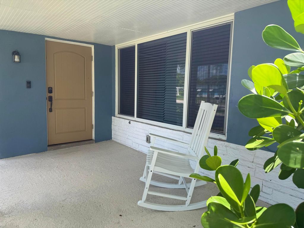 Photo of 1516 NW 58th Terrace, Margate, FL 33063 (MLS # B26035349)