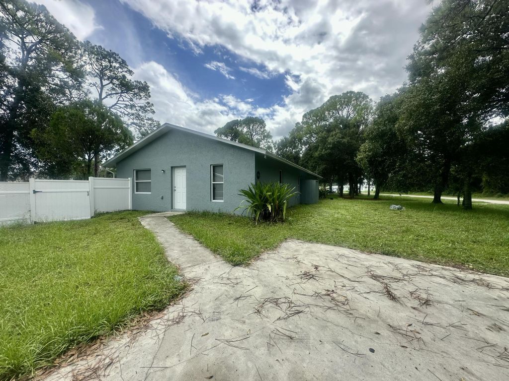 Photo of 5106 Sanibel Avenue, Fort Pierce, FL 34951 (MLS # B26017262)