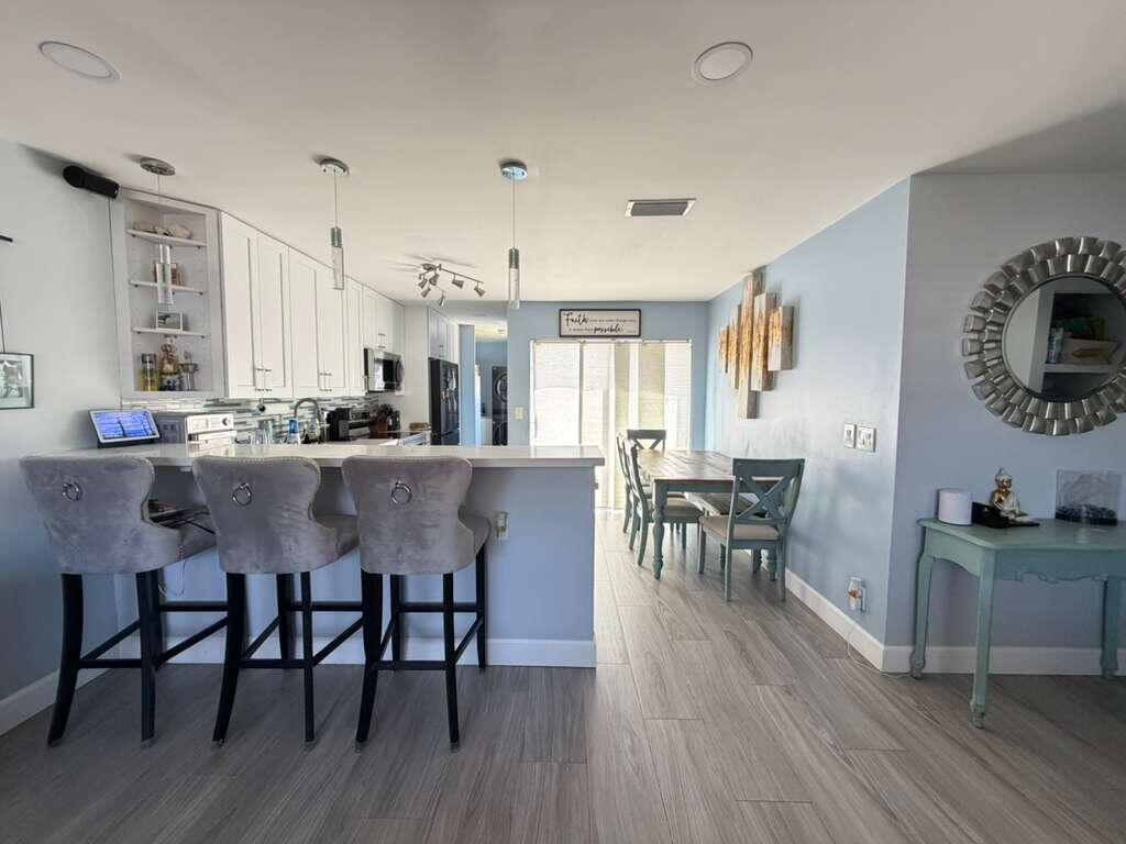 PALM BEACH VILLAS II - Residential Lease