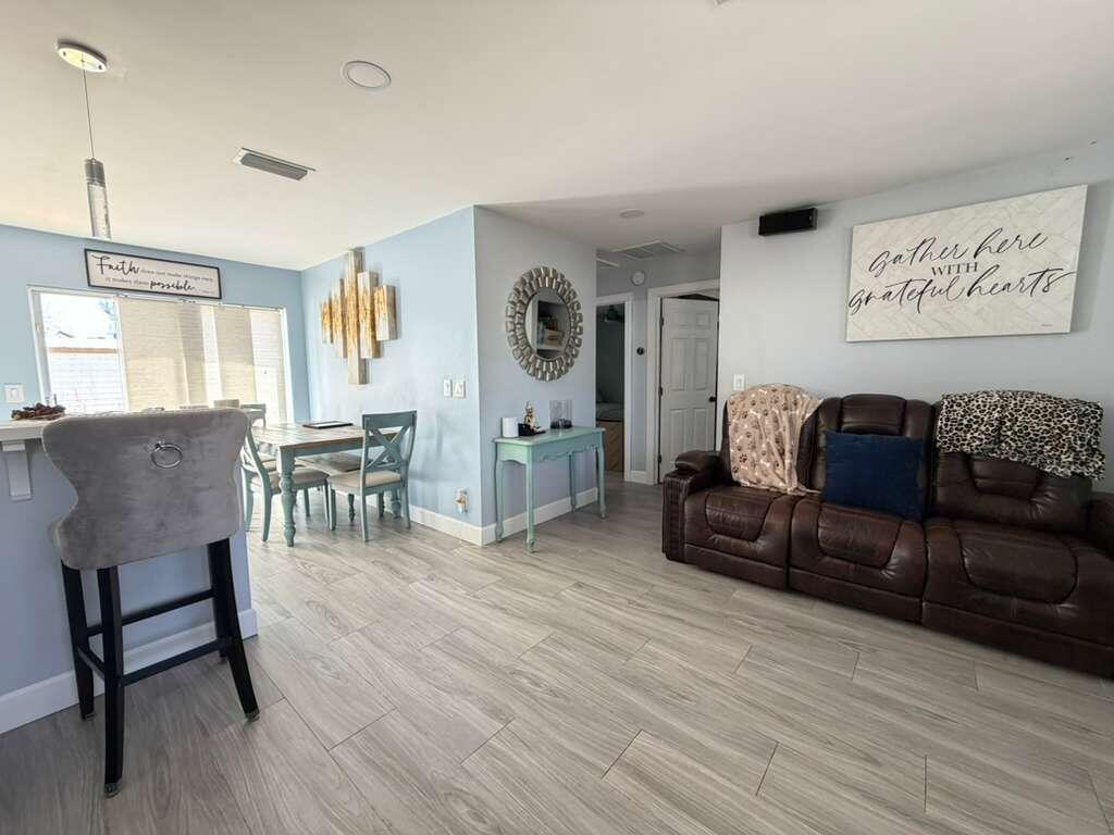 PALM BEACH VILLAS II - Residential Lease