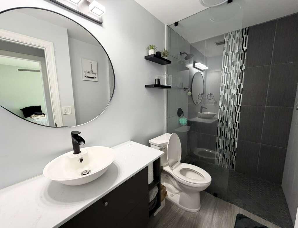 PALM BEACH VILLAS II - Residential Lease