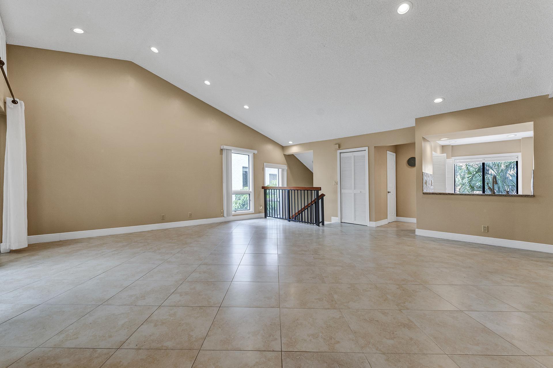 EL VIENTO AT BOCA POINTE CONDO NOS I AND II DECLS - Residential Lease