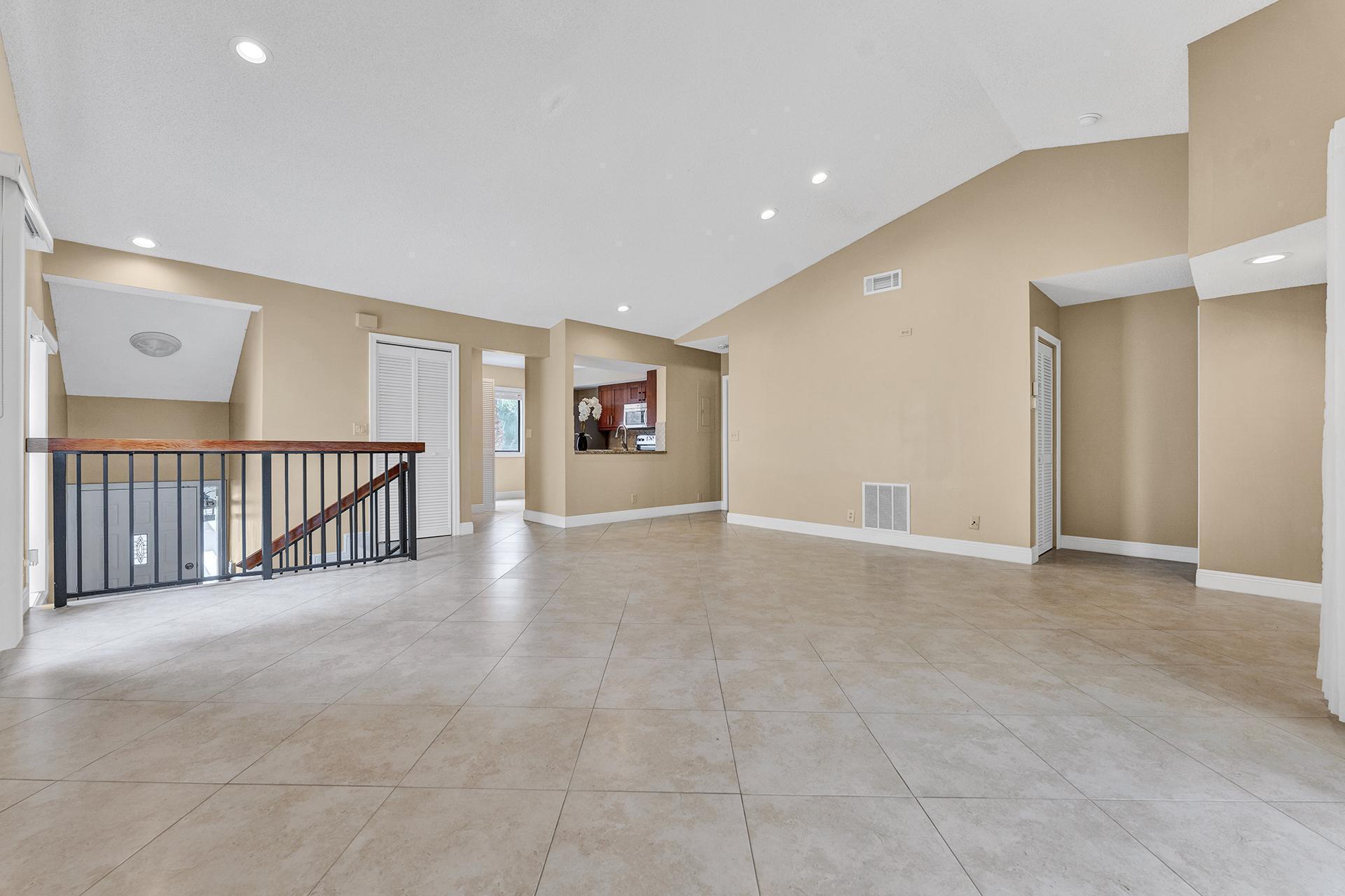 EL VIENTO AT BOCA POINTE CONDO NOS I AND II DECLS - Residential Lease