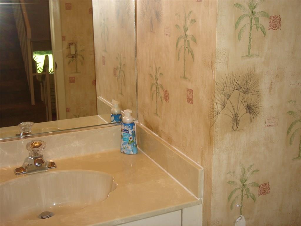 Victoria Park Place 122-3 - Residential Lease