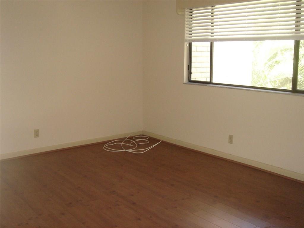 Victoria Park Place 122-3 - Residential Lease