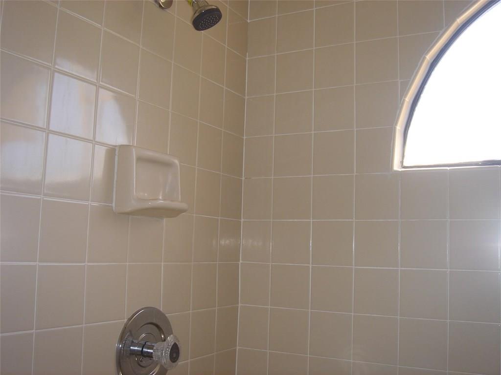 Victoria Park Place 122-3 - Residential Lease