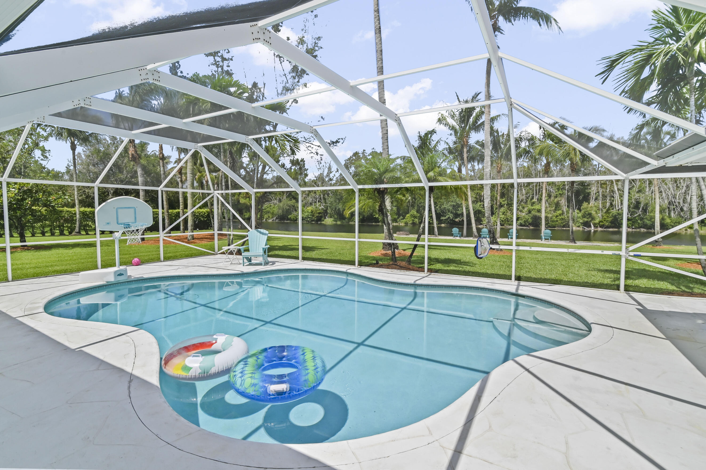 5637 Lago Del Sol Drive