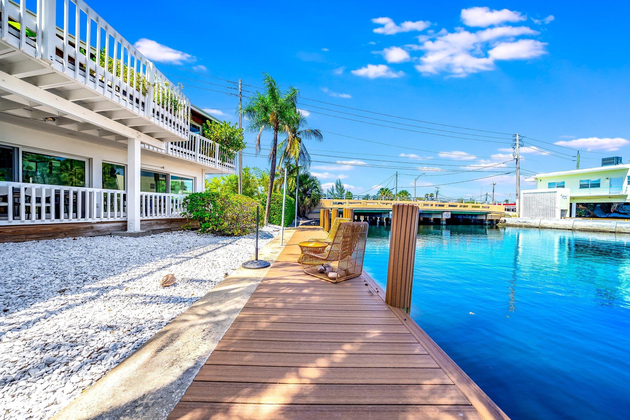 CORAL POINT - Commercial Sale