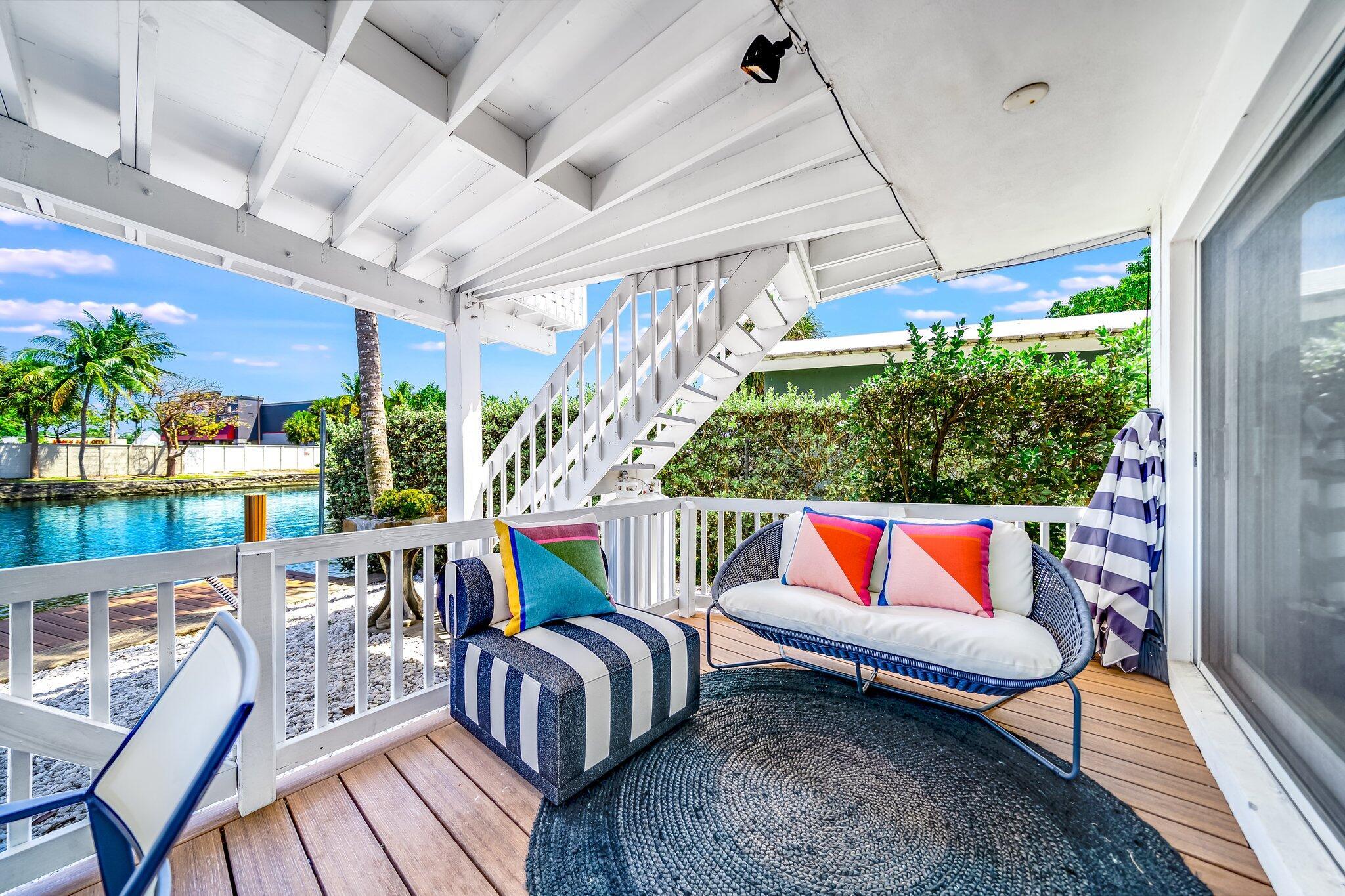 CORAL POINT - Commercial Sale