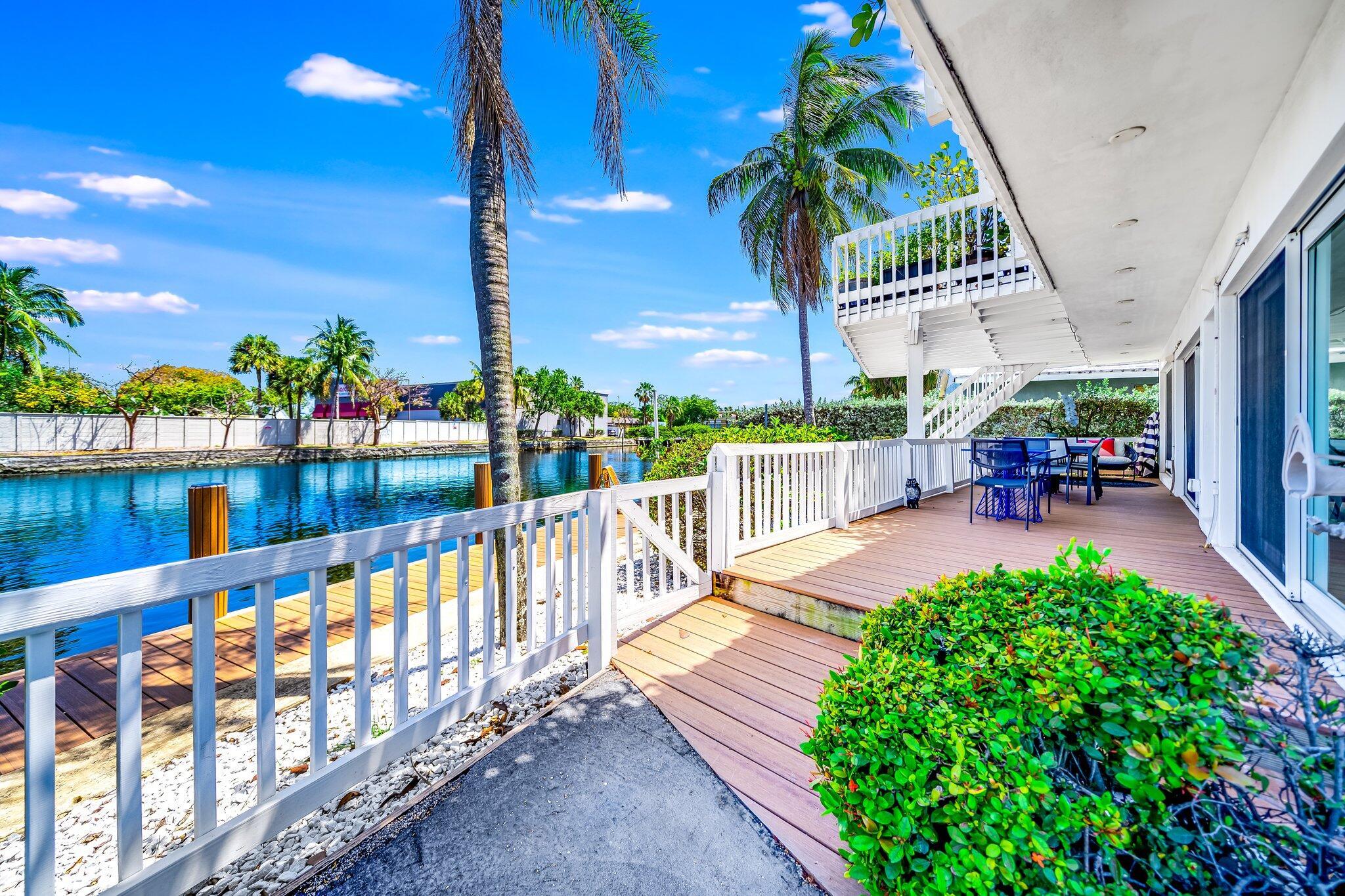 CORAL POINT - Commercial Sale