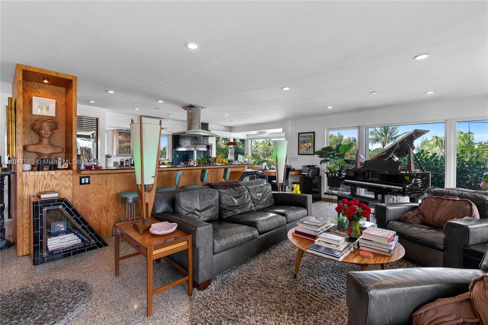 CORAL POINT - Commercial Sale