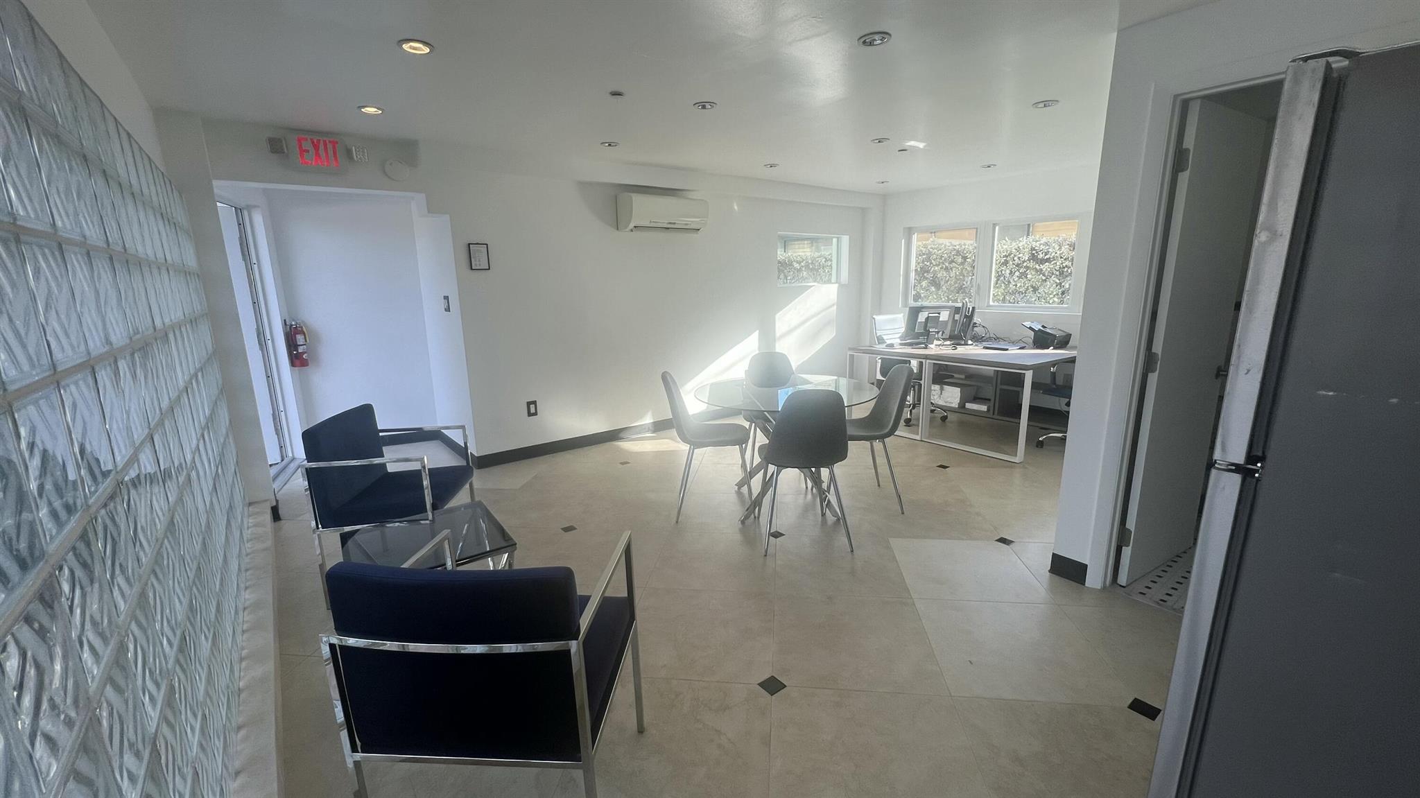 CORAL POINT - Commercial Sale